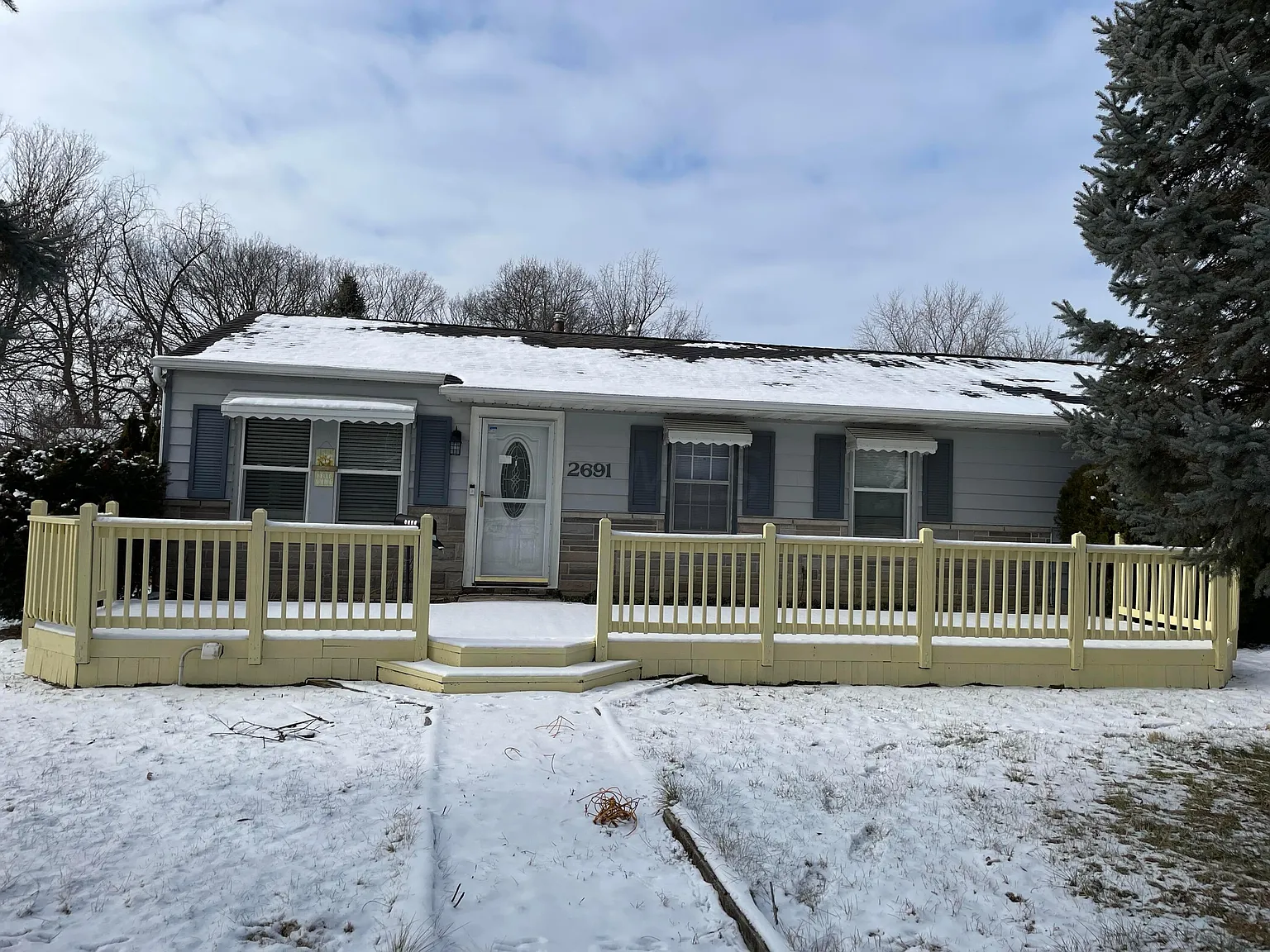 2691 Eastman Ave photo 1