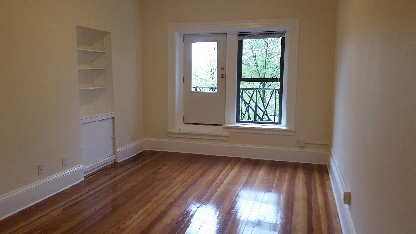 2 bed, 999 sqft, $3,200 — Photo 2