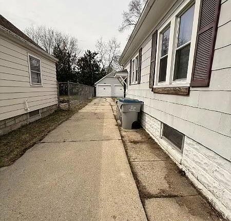 2nd image of 4651 North 48th STREET