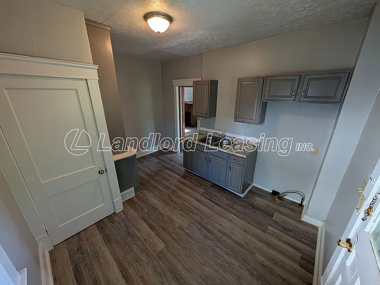 1850 E 33rd St — Photo 8