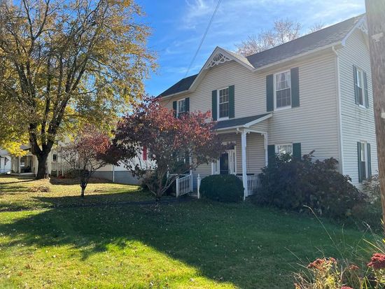 207 Tazewell Ave, Tazewell, VA 24651