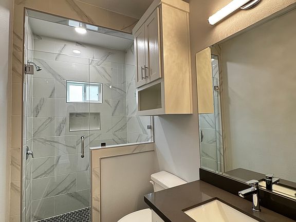 5th image of 1400 Beverly Ave #3