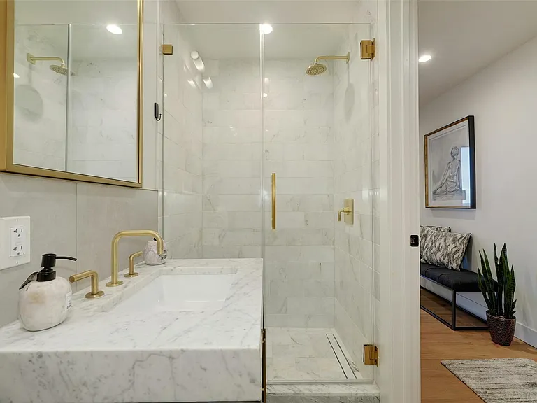 70 Rainey St #1807 — Photo 24