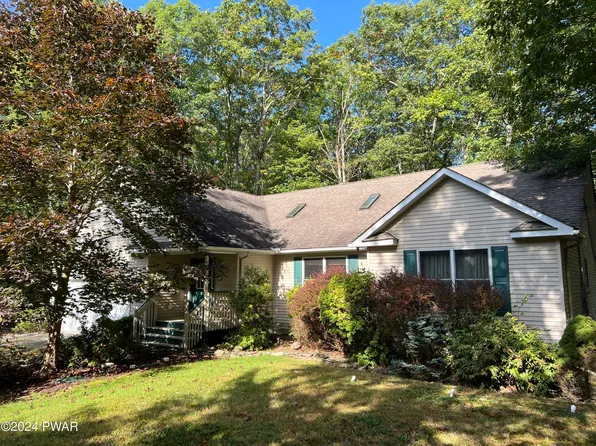 112 Boulder Dr, Lords Valley, PA 18428