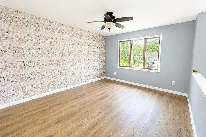 23 McDonald Dr — Photo 1