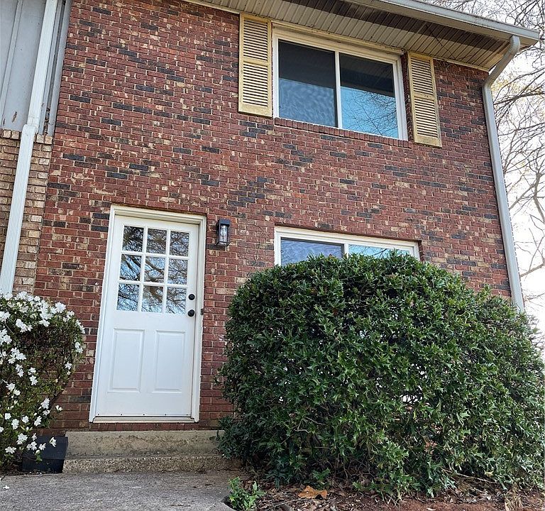 1st image of 800 College Avenue