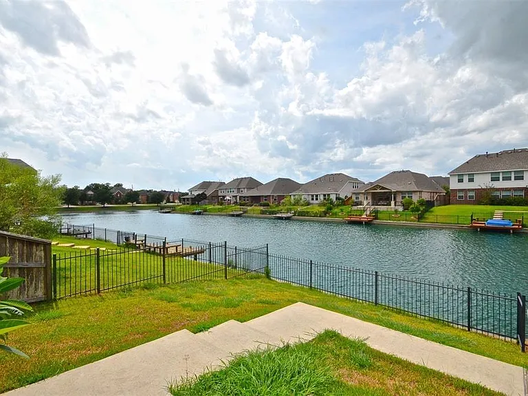 2727 Lake Villa Dr — Photo 11