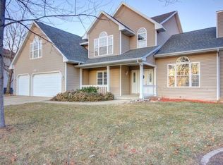 3118 Cherry Hills Dr, Champaign, IL