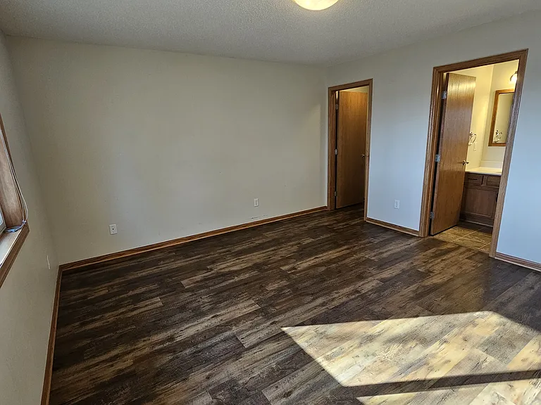838 3rd St NE — Photo 35