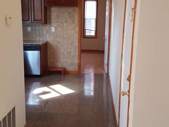 5th image of 111 Stuyvesant Ave APT 2R