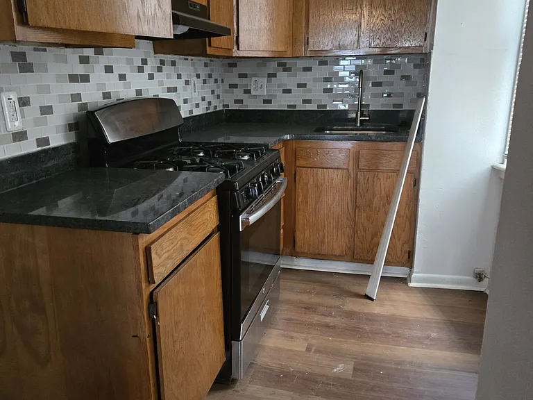 4221 W Girard Ave — Photo 7