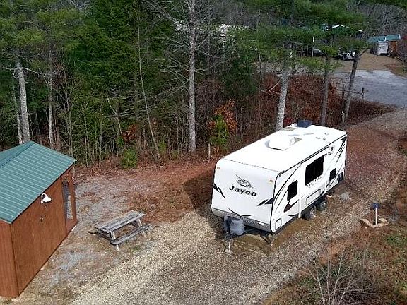 5th image of 215 Pioneer Estates Rd