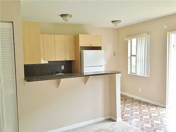 2nd image of 101 NE 41st St #122H