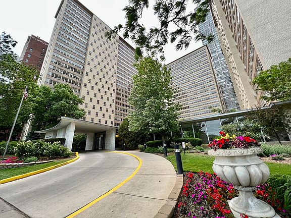2nd image of 3950 N Lake Shore Dr APT 1004