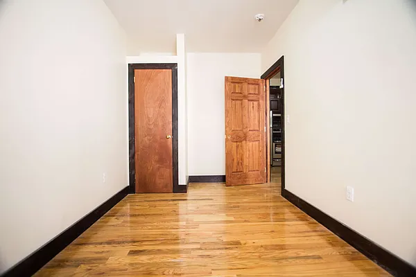 Rented by Nooklyn NYC LLC | media 30