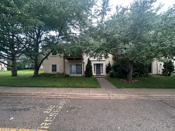 924 Chestnut Hill Dr APT A, Auburn Hills, MI 48326