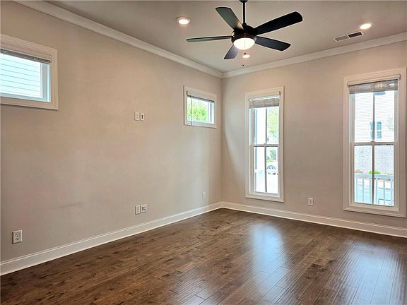 4th image of 972 Harvest Park Ln