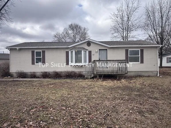 510 S 4th St, Adel, IA 50003