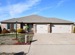 3105 N Oakland Ave, Springfield, MO 65803