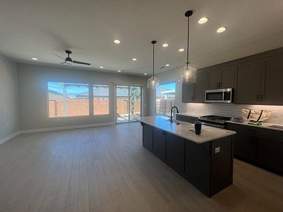 2nd image of 1241 W Ledgerwood Dr