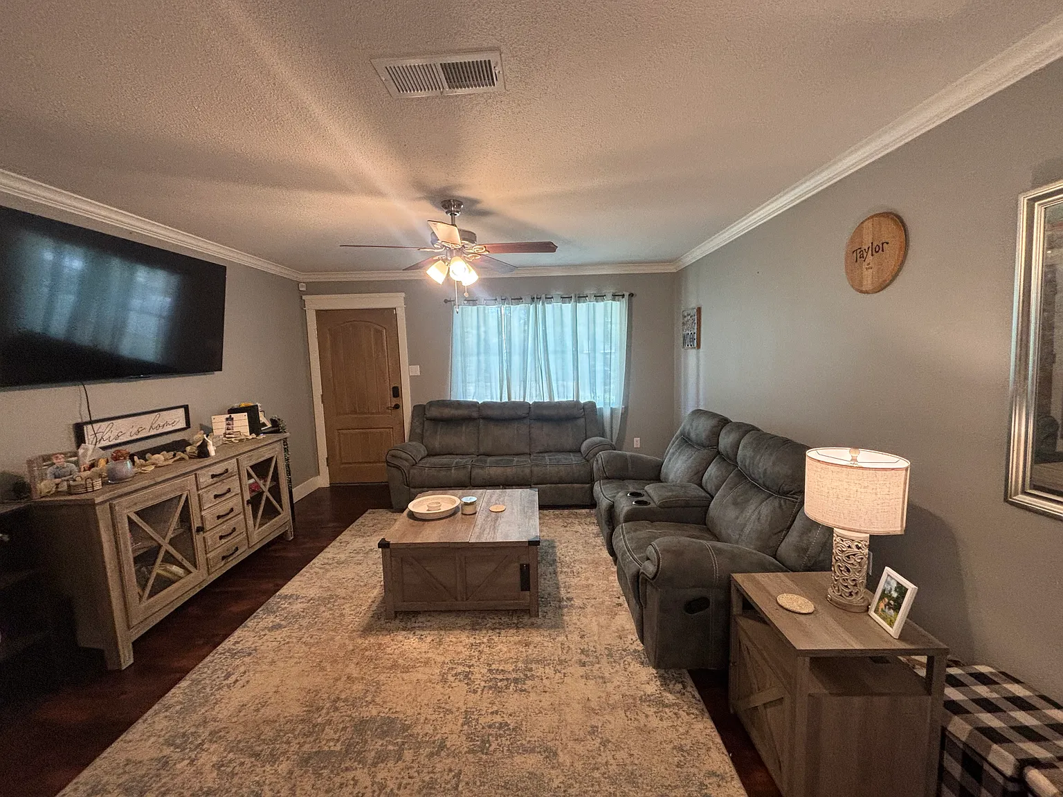 3 bed, 1250 sqft, $1,550 — Photo 3