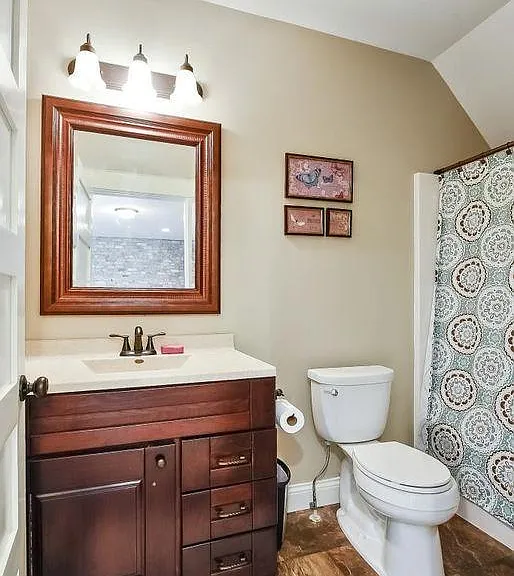 890 Goodrich Ave — Photo 22