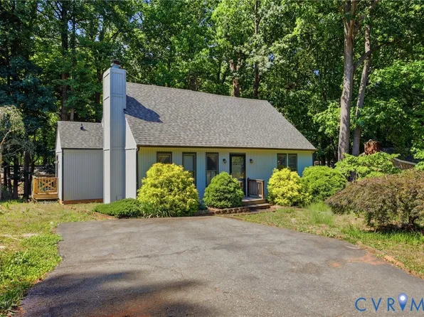 12312 Deerhurst Dr, Midlothian, VA 23113