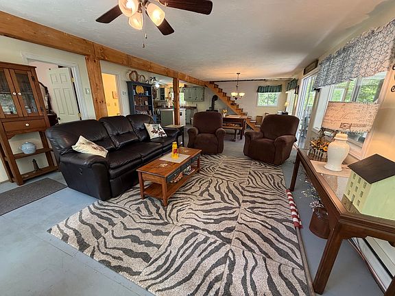 5th image of 458 Manhanock Pond Road
