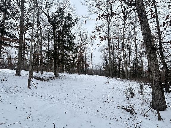5th image of 97 Cardinal Hollow Rd