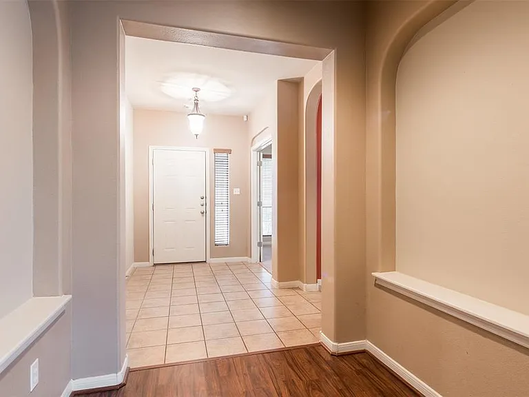 913 Brighton Pl — Photo 7