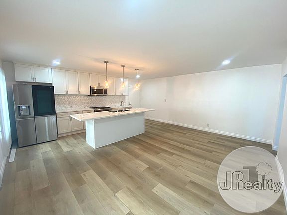 2nd image of 616 S Fir Ave #1