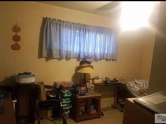 5th image of 2714 Columbus Dr