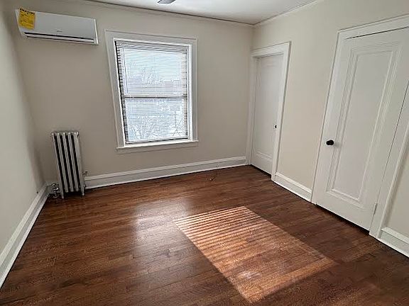 3rd image of 5509 N Lincoln Ave