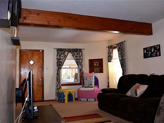 5th image of 1301 Iroquois Ave