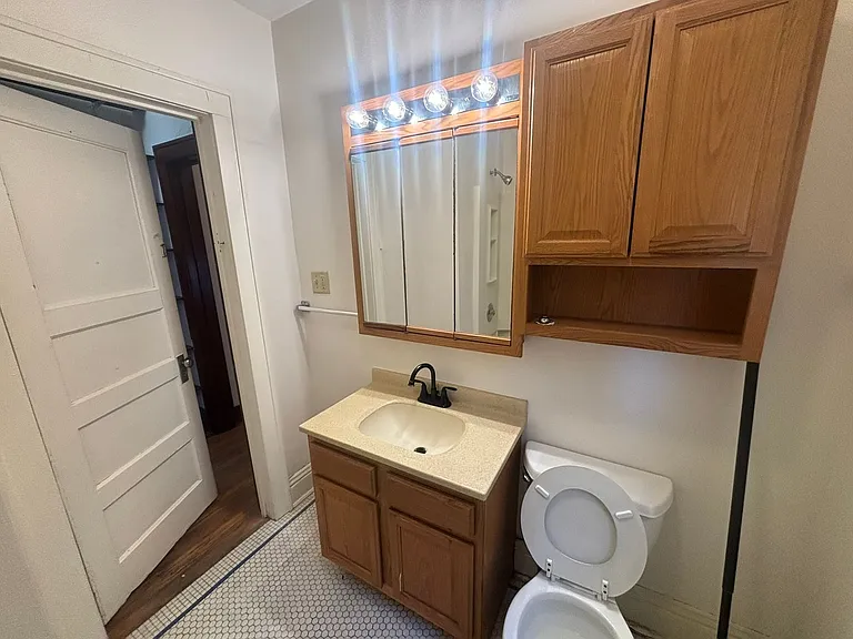 212-214 N Blount St — Photo 19