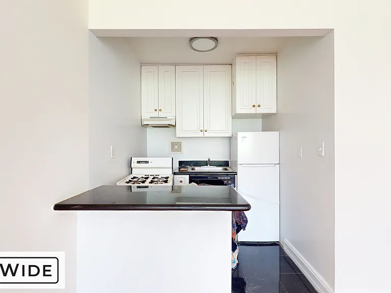 1661 York Ave #6F — Photo 2