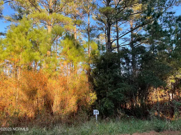 107 Cedarwood Drive, Havelock, NC 28532
