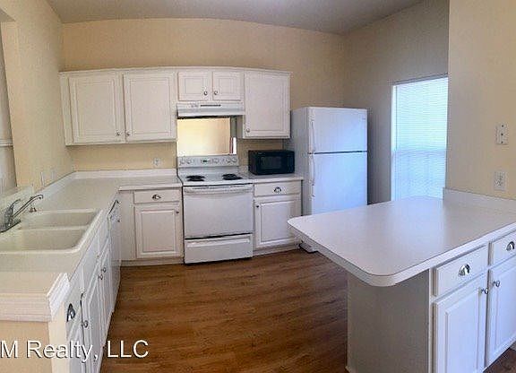 3rd image of 2726 Thornbush Ct