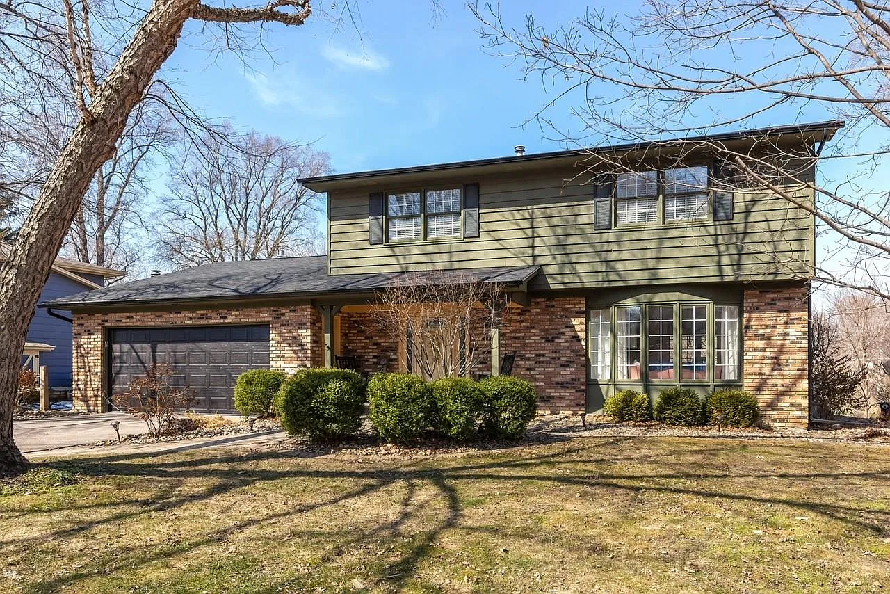 36 Oakbrook Dr photo 1