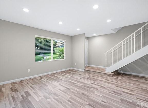 3rd image of 1265 Willowglen Ln