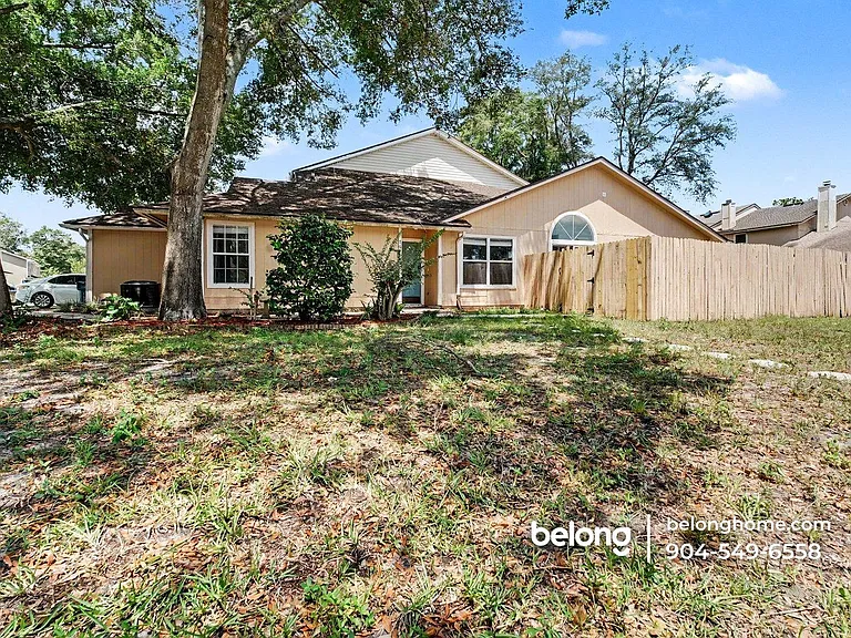 7641 Rain Forest Dr N — Photo 1