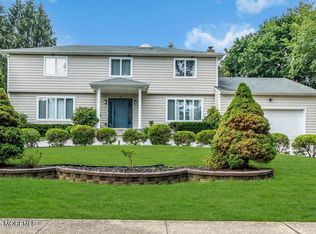 16 Redfern Rd, Eatontown, NJ 07724