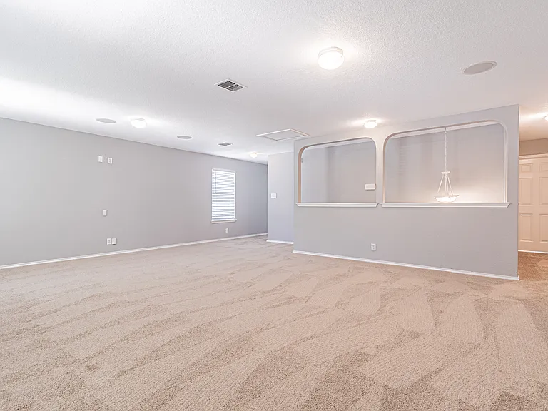 326 Diana Dr — Photo 27