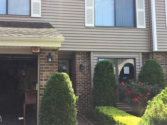 4th image of 261 Pond View Ln #261