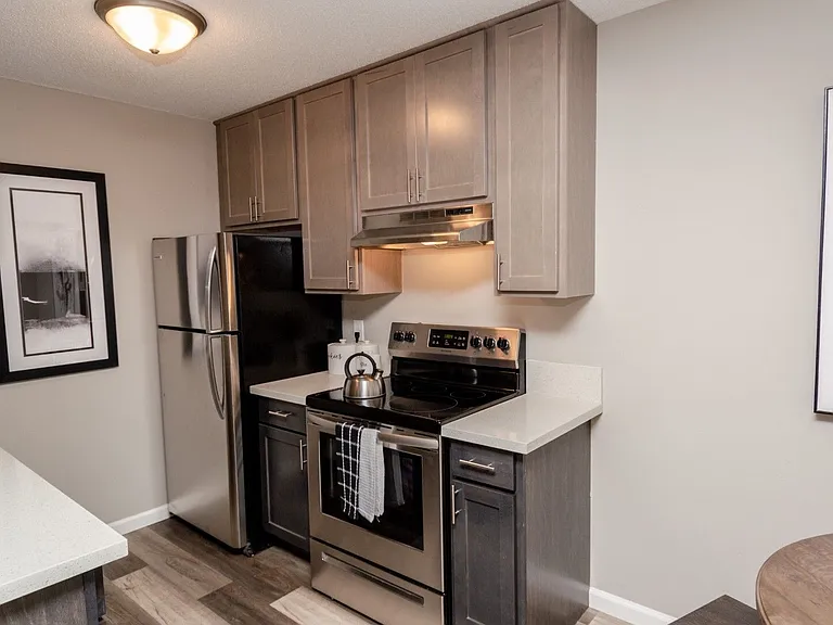 The Birchway Apartments — Photo 9