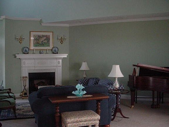 Living room - 18x21