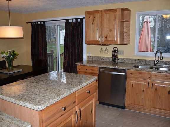 5th image of 709 Hartland Dr