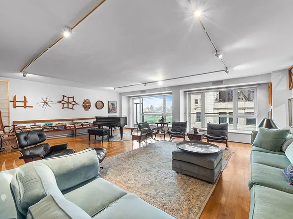 200 Central Park S Unit 19AG, New York, NY 10019