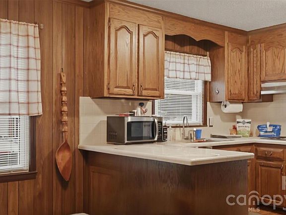 5th image of 112 Annadelle Ave