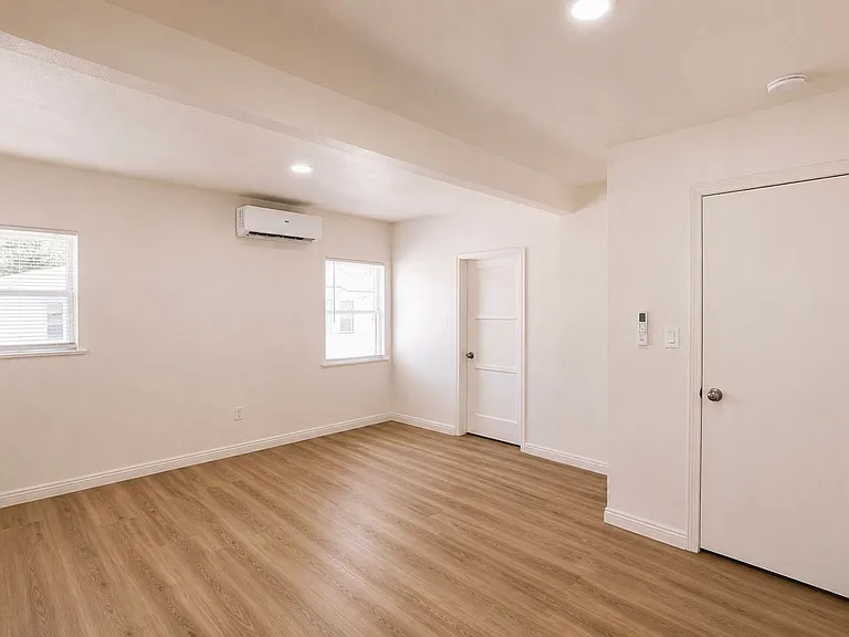 4723 Arlington Ave — Photo 12